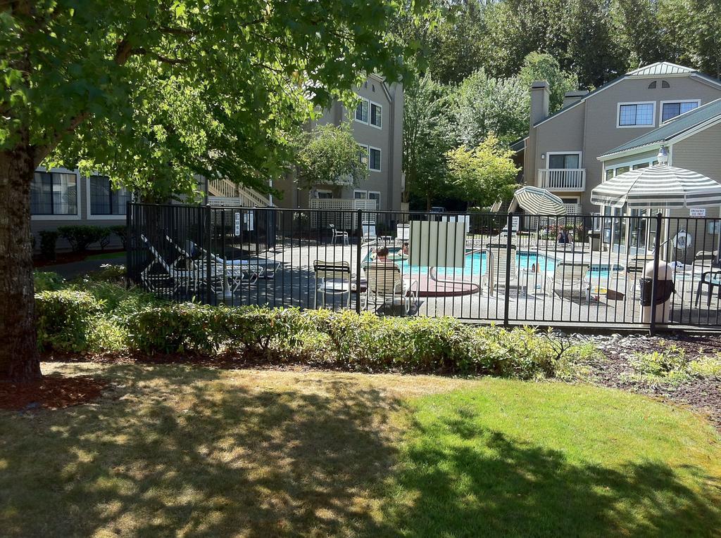 Hawthorn Suites By Wyndham Kent, Wa Exterior photo