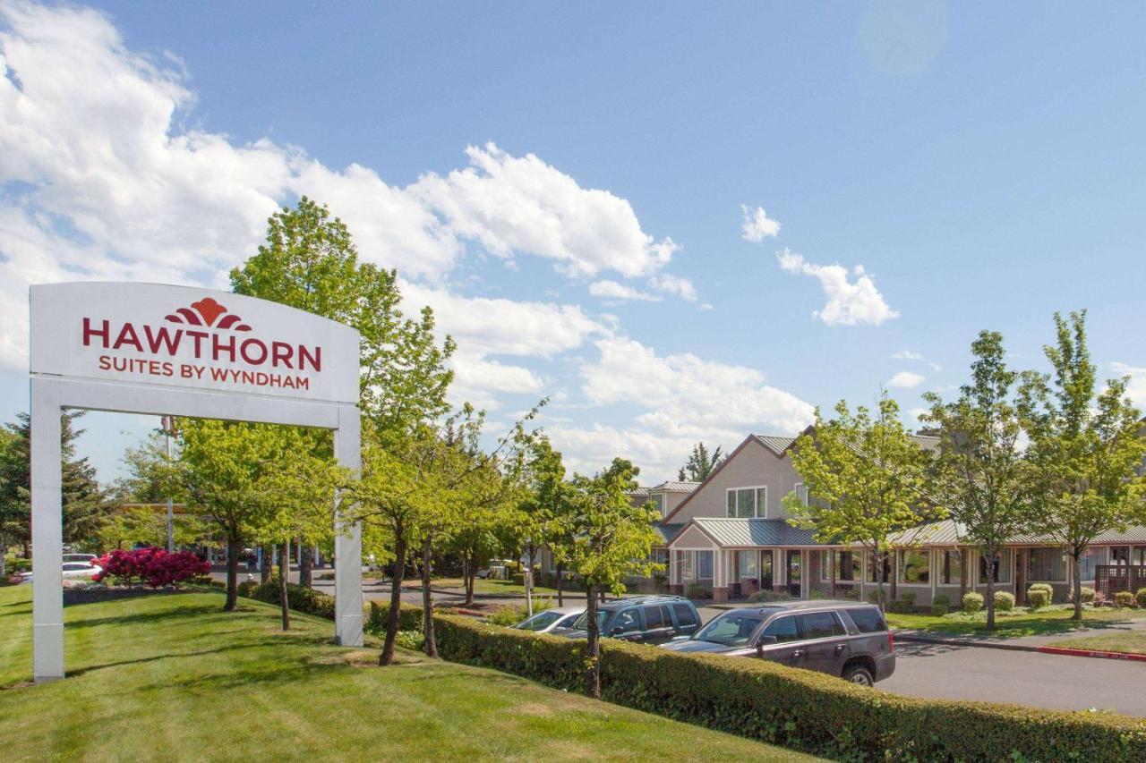 Hawthorn Suites By Wyndham Kent, Wa Exterior photo